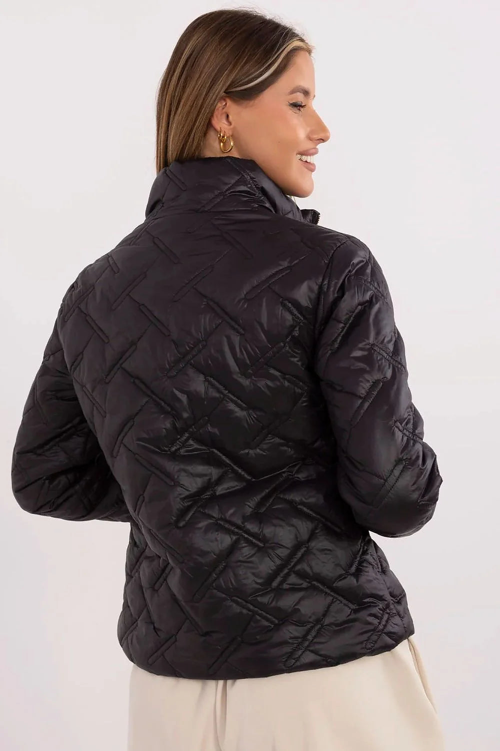 Veste Italy Moda quiltée élégante pour femmes, style moderne, coupe cintrée, matériau haute qualité, idéale pour transition saisonnière