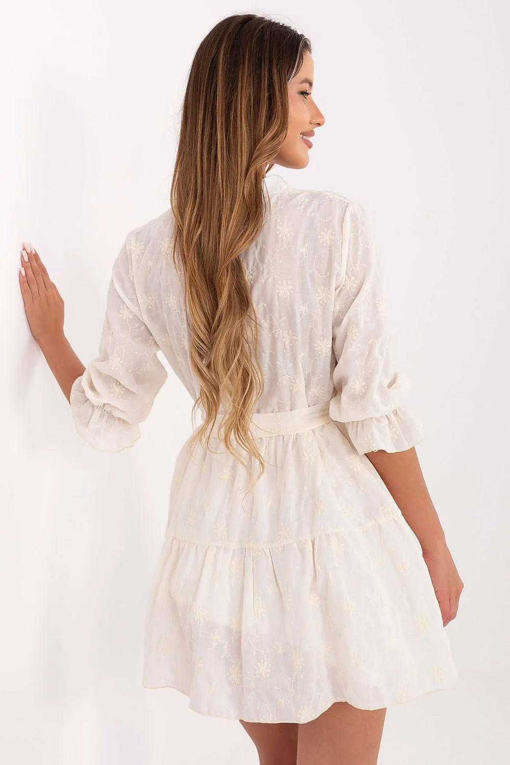 Robe de jour Lakerta style boho coton naturel broderie florale manches 3/4 ceinture à nouer ivoire femmes
