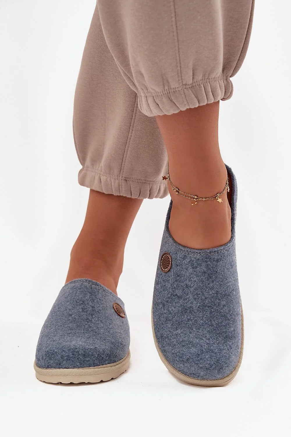 chaussons femmes Inblu feutre bleu gris mule slipon bout rond dos ouvert semelle crantée beige antidérapante cuir suédé profilée anatomique