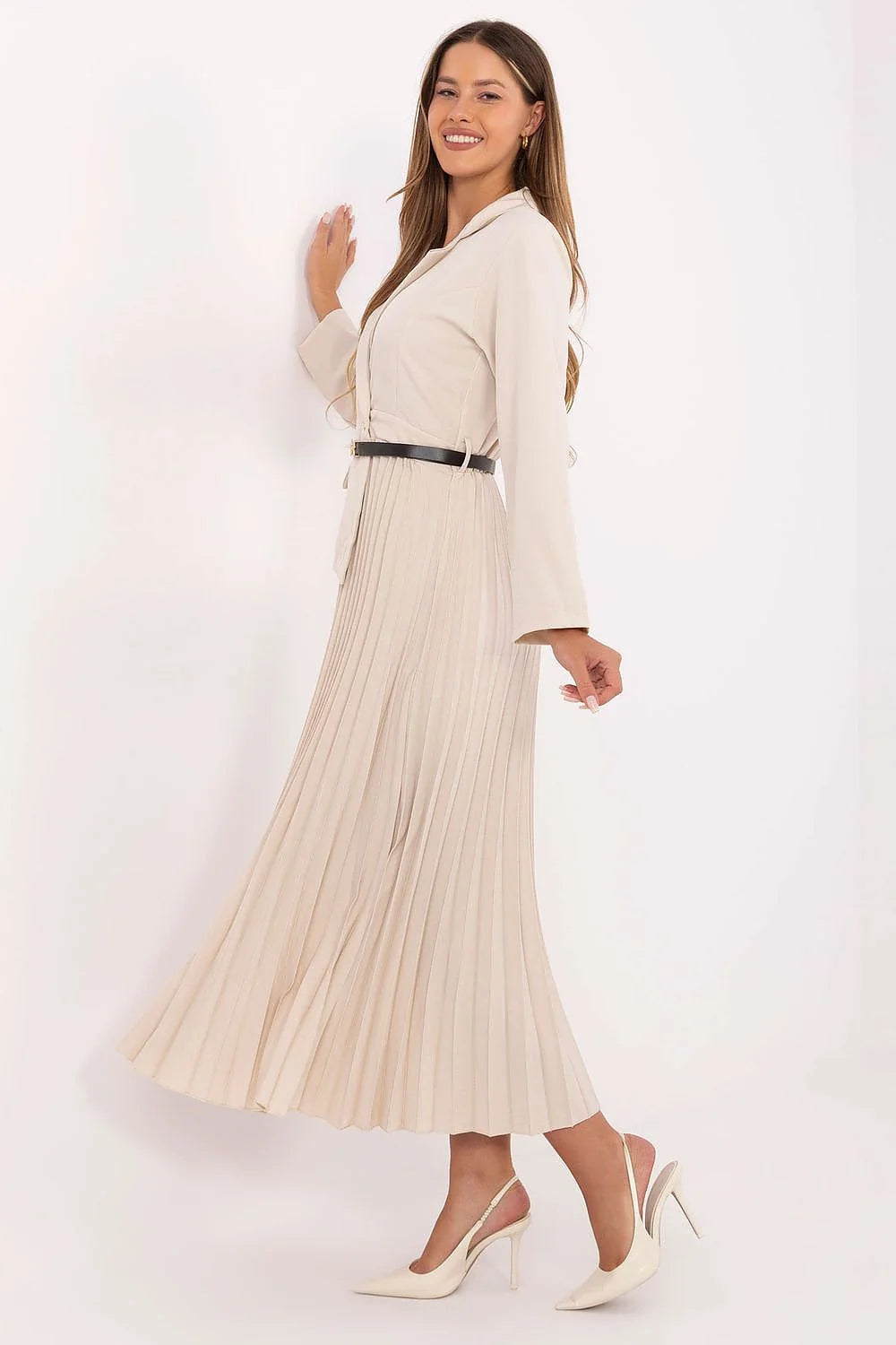 robe blazer plissée femme ivoire croisée col tailleur manches longues bouton bijou ceinture noire boucle dorée midi évasée fluide professionnelle
