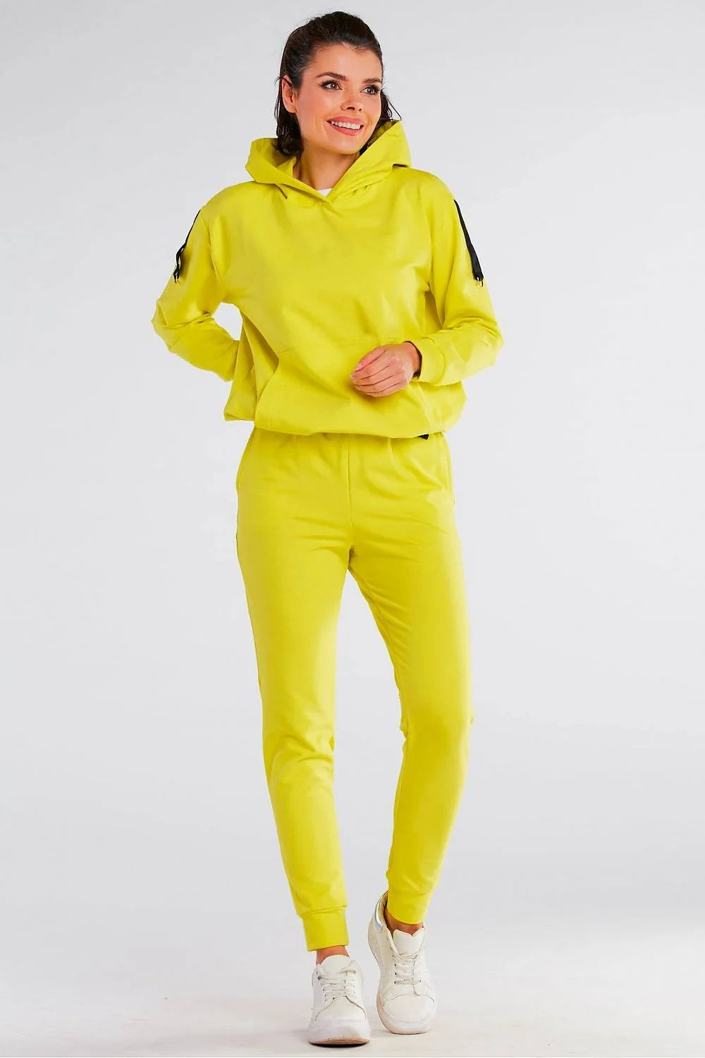 Ensemble casual féminin sweat à capuche et pantalon jogging vert pâle coton élasthanne confortable occasion détente ville