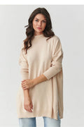 pull oversize femme viscose beige poudré tunique longue coupe droite fentes latérales col montant côtelé manches tombantes bordures côtelées douce