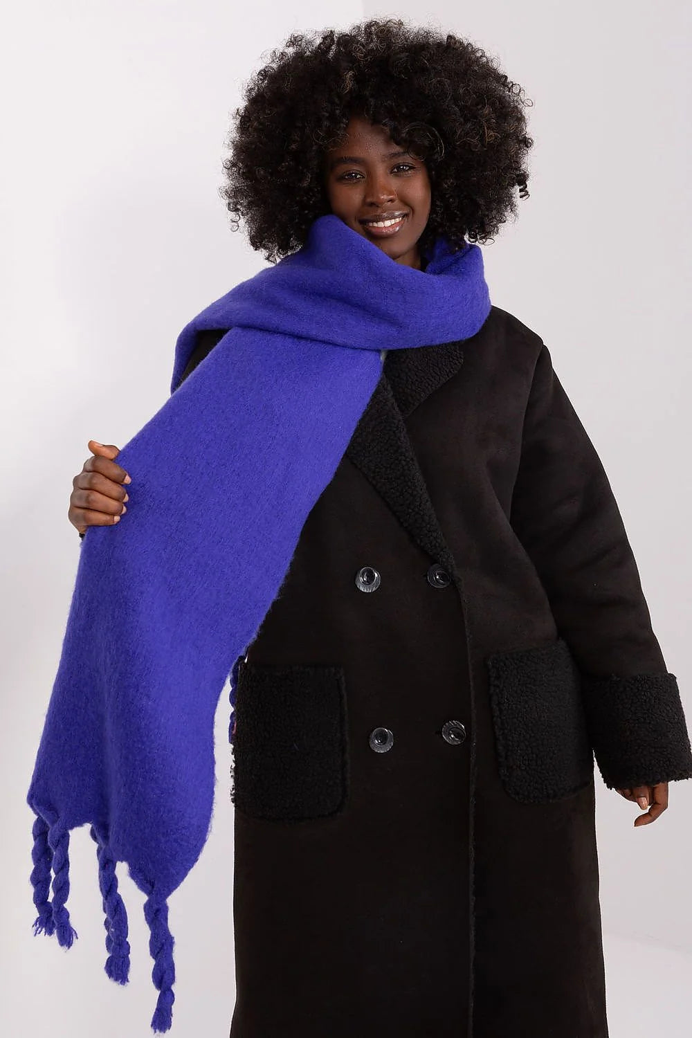 Écharpe longue en laine bleu vif avec franges torsadées pour femme, style décontracté et élégant, idéale pour l'automne/hiver