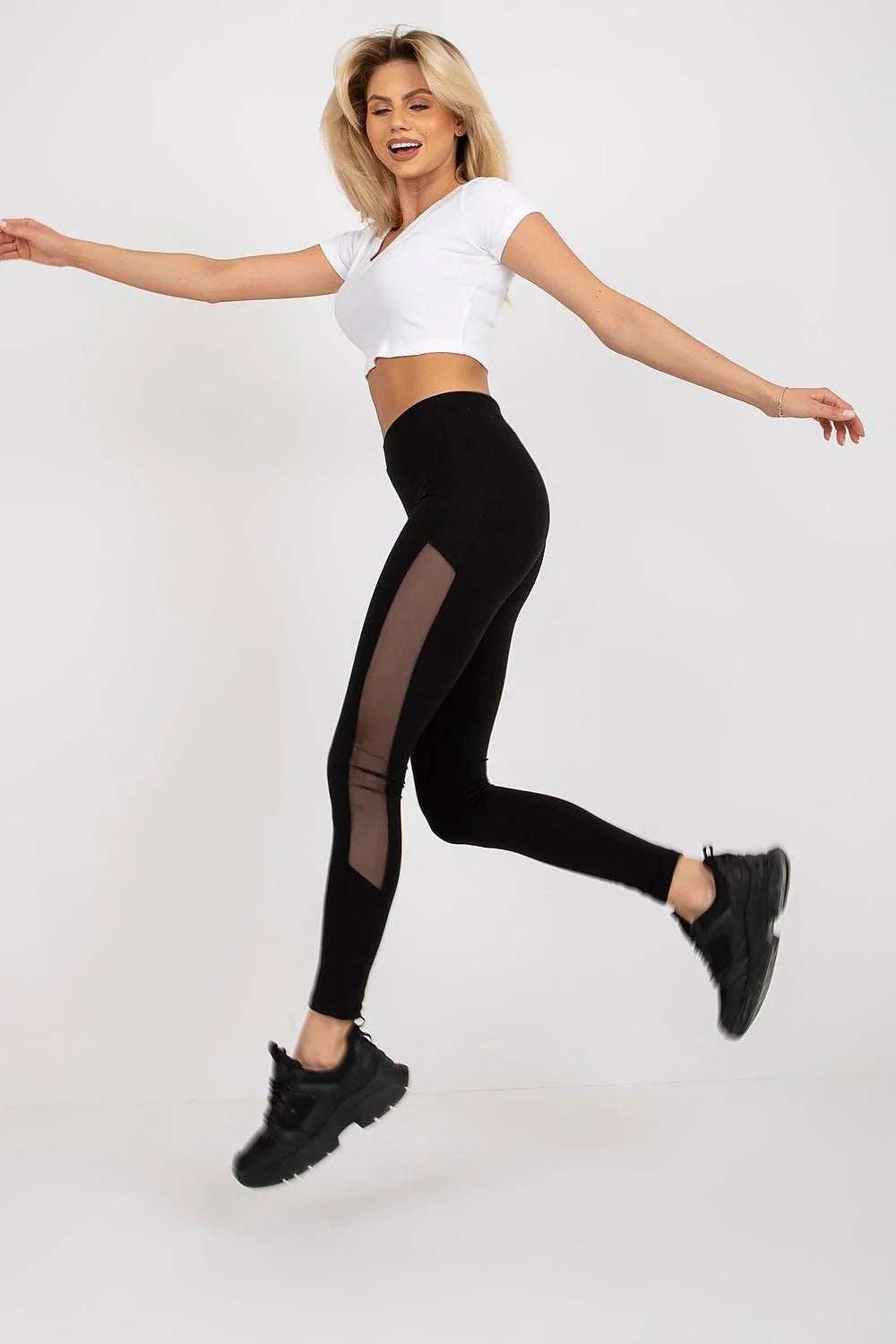 Tenue décontractée femme haut court legging noir maille insert coton élasthanne respirant confortable sport casual