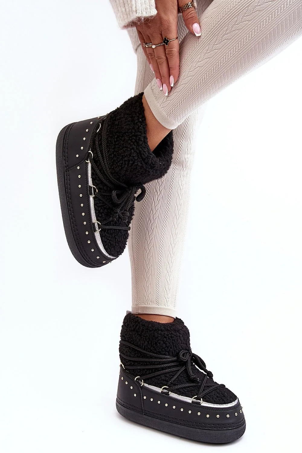 Bottines de neige Step in style en fausse fourrure tige noire semelle épaisse lacets métalliques femmes