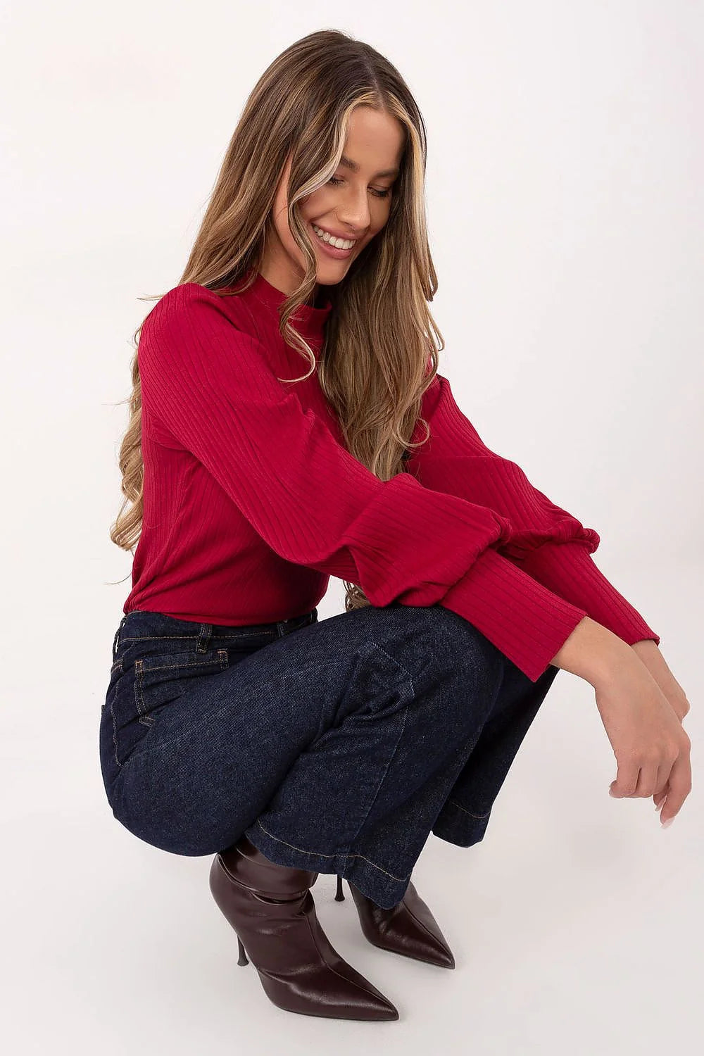 chemisier femme colroulé maille côtelée extensible coupe ajustée manches bouffantes poignets larges coton élasthanne rouge profond