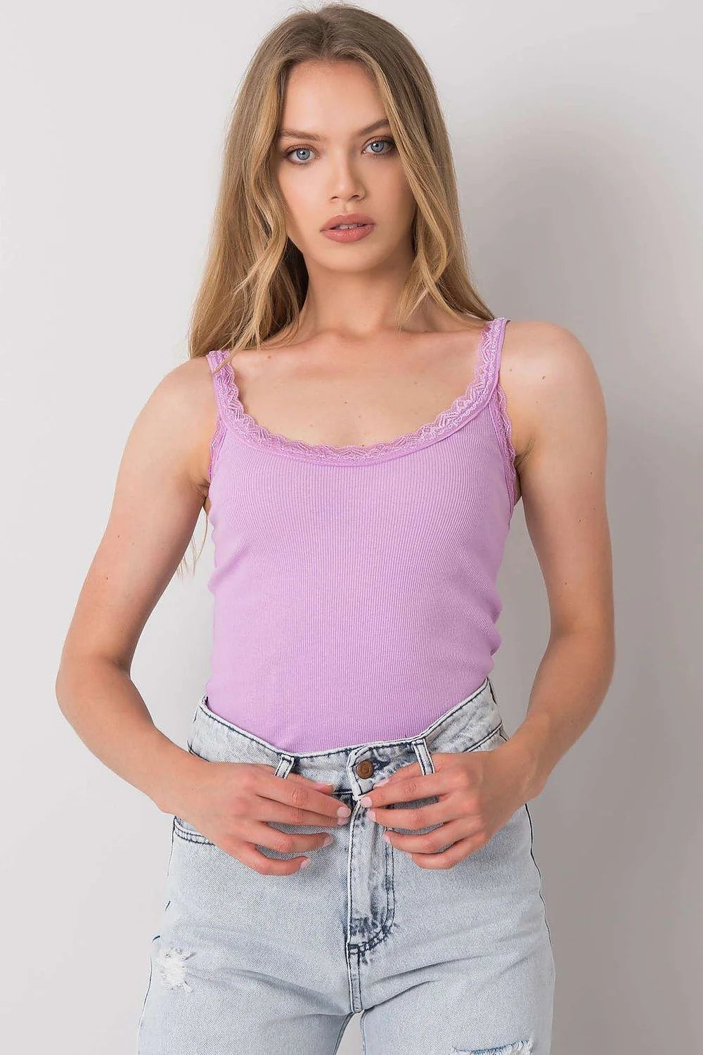 débardeur femme côtelé lilas doux extensible coton élasthanne slim ajusté encolure V dentelle bordure bretelles fines courte versatile romantique intemporel