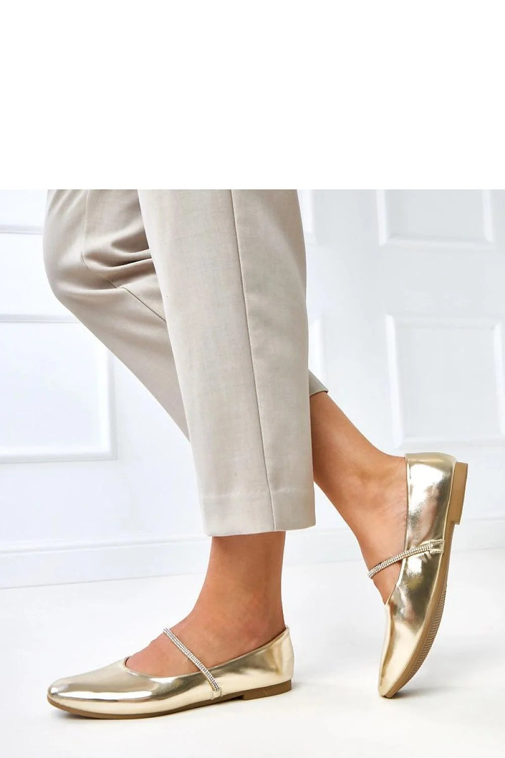 ballerines femme dorées métalliques cuir écologique brillantes bout carré bride fine strassée zircons semelle plate beige intérieure confortable élégantes