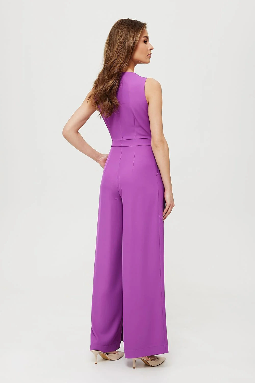 Combinaison Makover Femme Violet Vibrant, Coupe Cintrée Taille, Jambes larges, Sans Manches, Matière Confortable, Élégance Moderne, Formelle Informelle