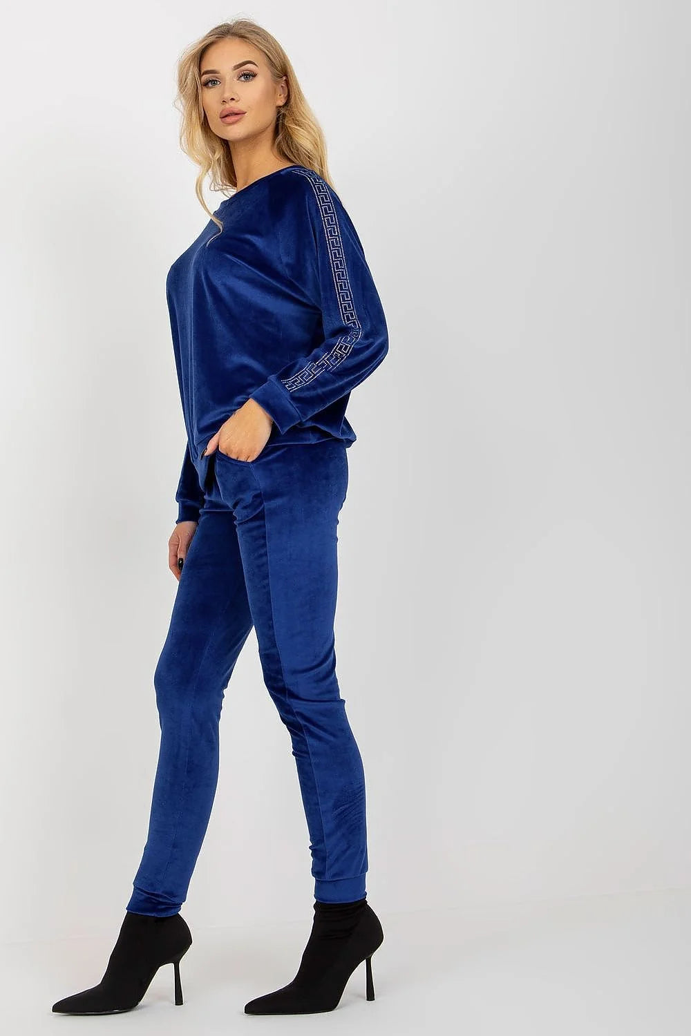 Ensemble Relevance velours bleu roi longue blouse manches longues pantalon ajusté femme élégant confort