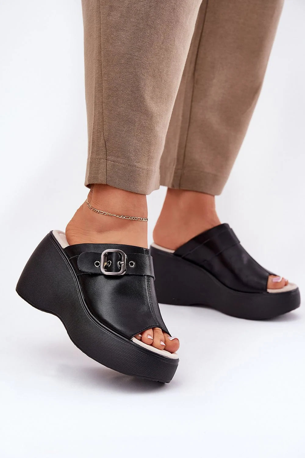 Sandales platesforme style audacieux cuir naturel noir femmes occasions spéciales confort talon compensé sangle argentée