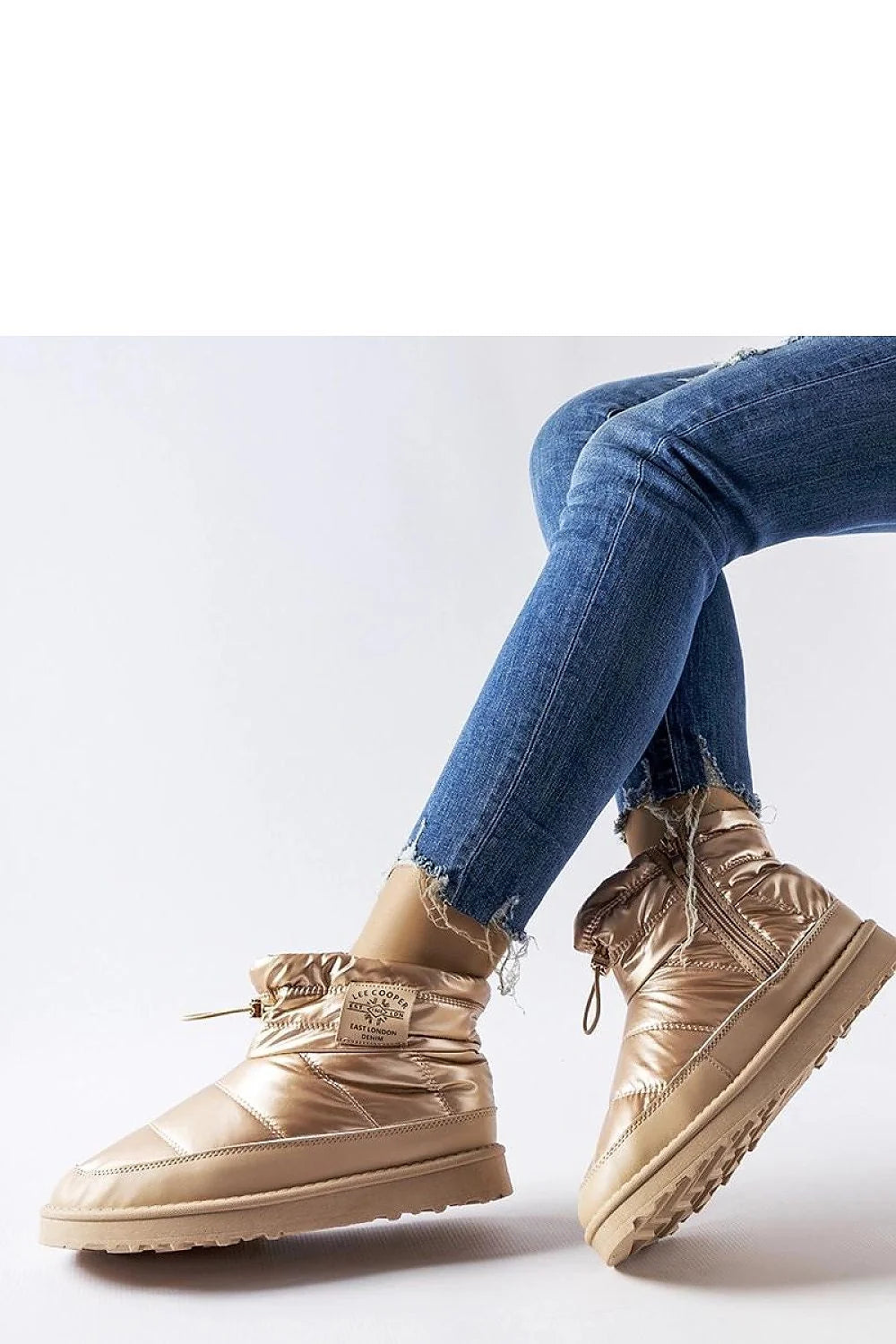 Bottines de neige modernes urbaines dorées pour femmes, style après-ski, confort et fonctionnalité, hiver 2023