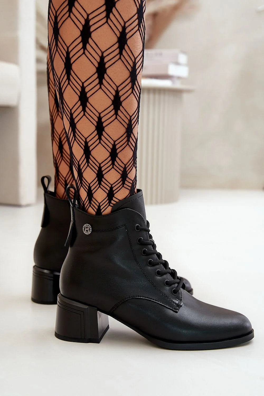Bottines pour femmes Vinceza design moderne classique cuir naturel talon bas lacets fermeture éclair doublure mouton 16 cm