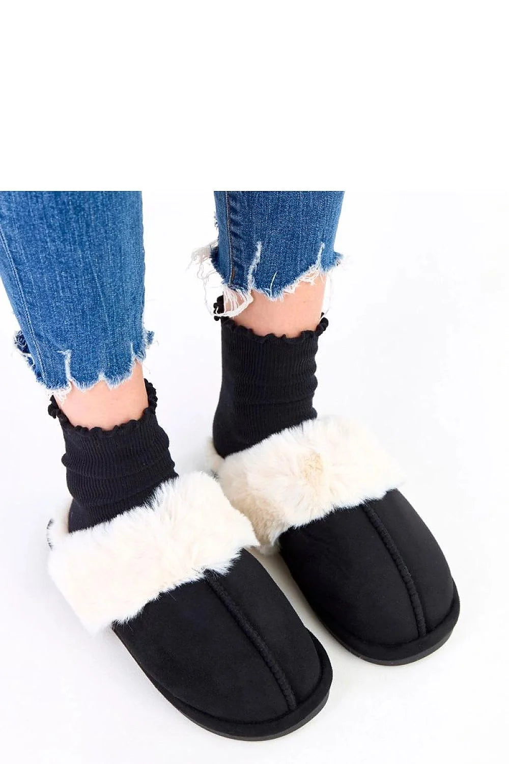 chaussons mules femme suédine noire bout rond large empeigne fourrure synthétique crème doublure moelleuse semelle légère 1cm confortable