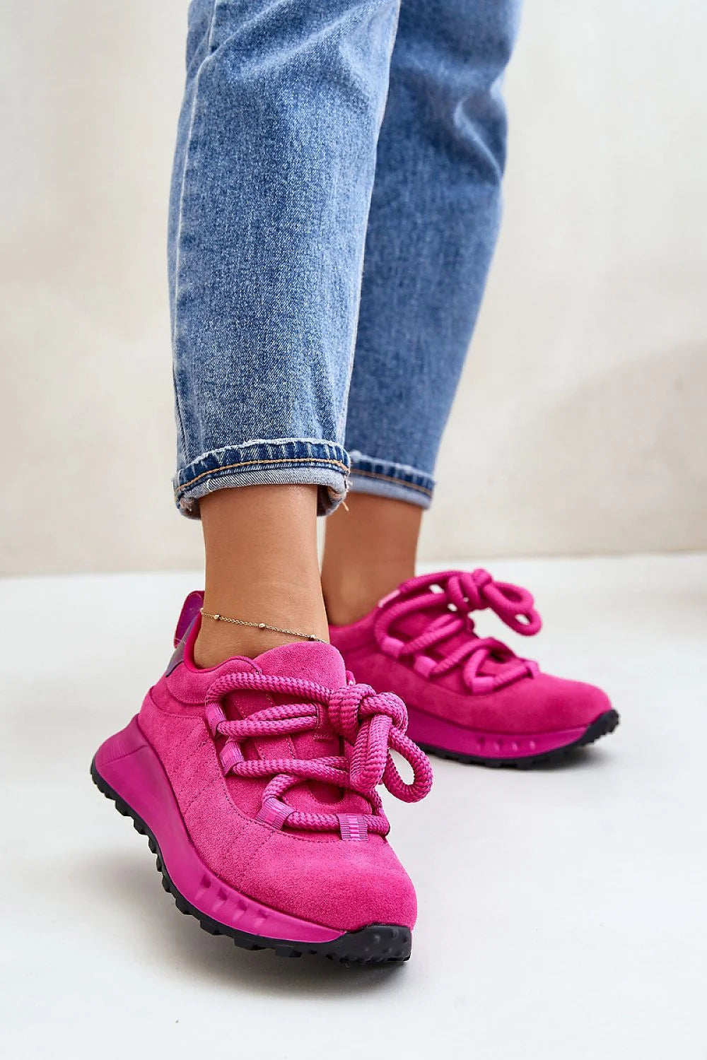 Chaussures de sport modernes pour femme en suède rose vif lacets épais plateforme confortable style casual