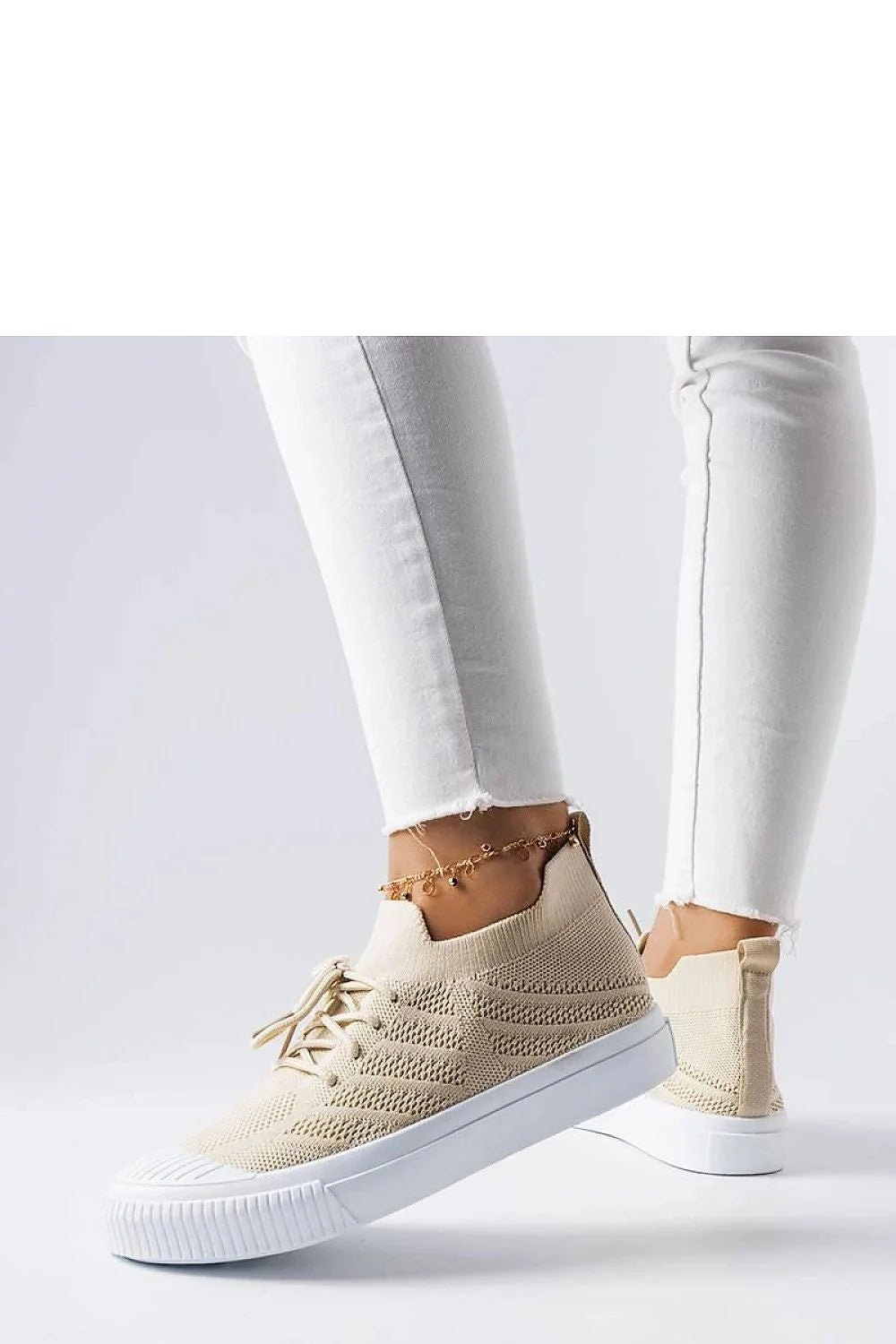 Baskets pour femmes design moderne maille respirante couleur beige semelle caoutchouc blanche lacets assortis confortable ajustement personnalisé