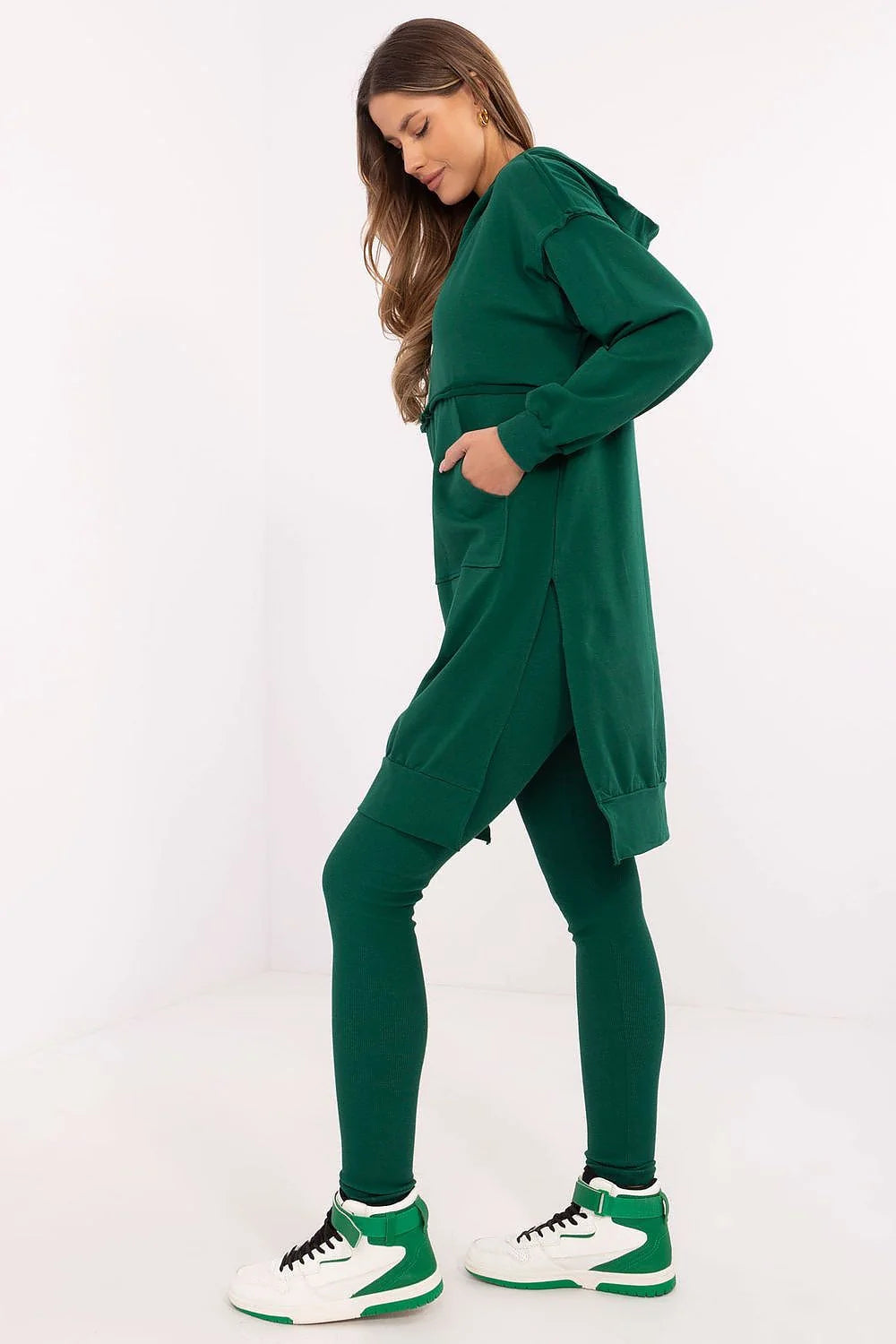 Ensemble femme tunique legging vert profond style casual confortable matériau coton elastane kangourou poche