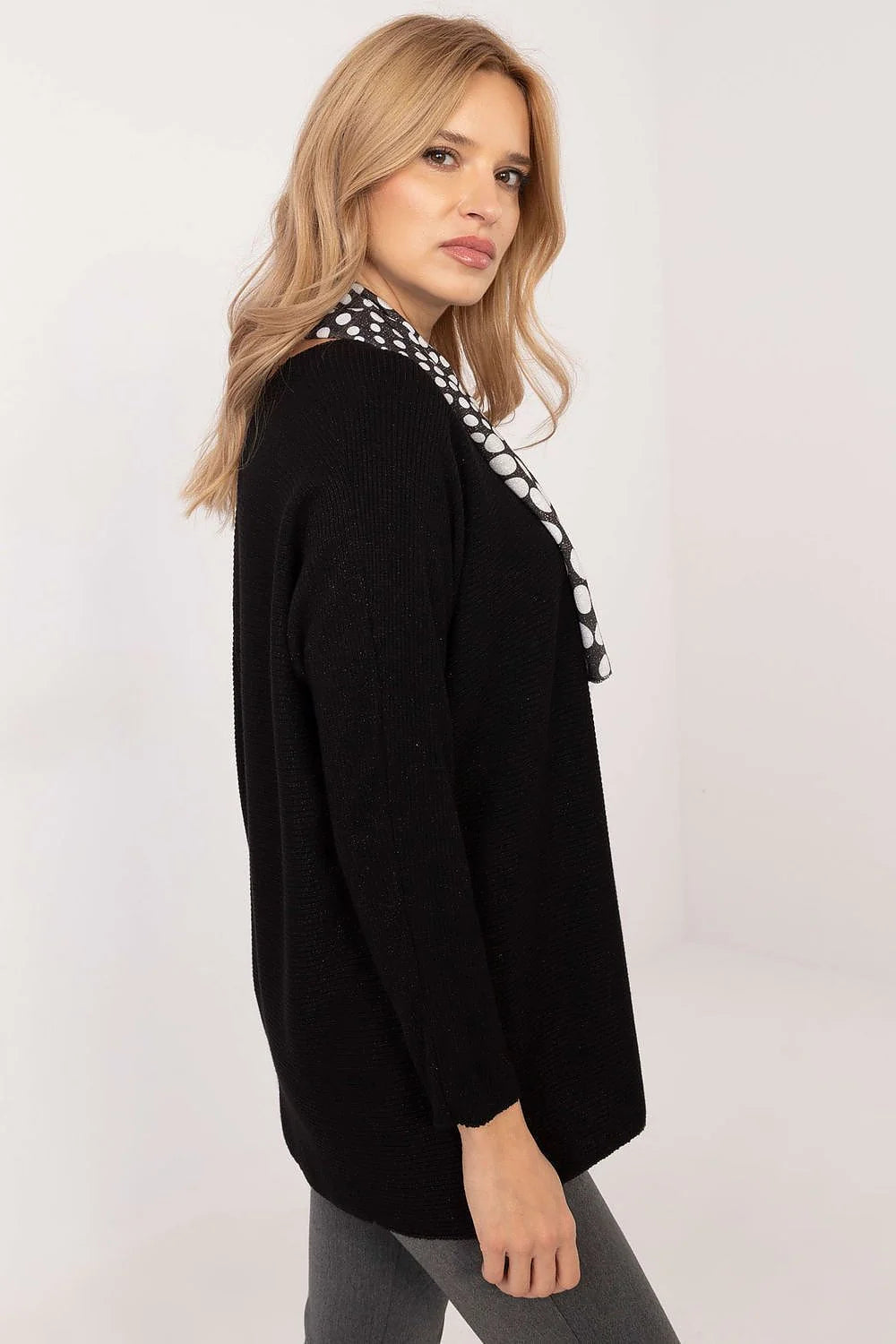 Ensemble féminin Chandail Italy Moda pull-over écharpe motif pois noir blanc style moderne décontracté occasion quotidienne
