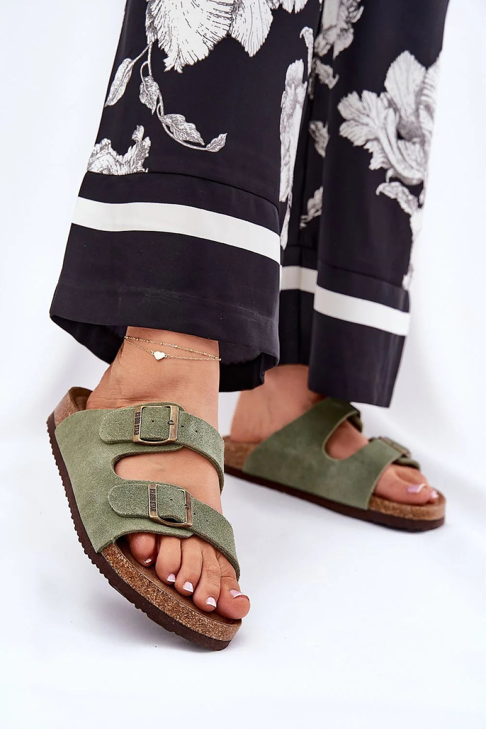 Sandales Step in style pour femme, style casual, lanières vertes, semelle cork, cuir suédé, ajustables, plateforme 3.5 cm, confort tout le jour, été, mode décontractée
