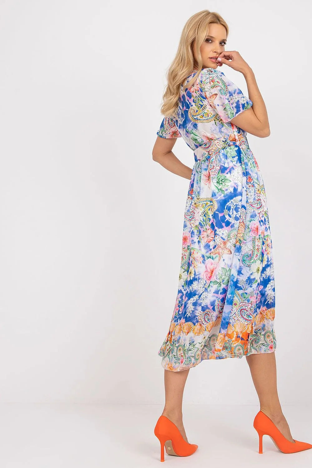 Robe bohème imprimée floral et cachemire colorée manches courtes décolleté V ceinture intégrée taille ajustable femme été