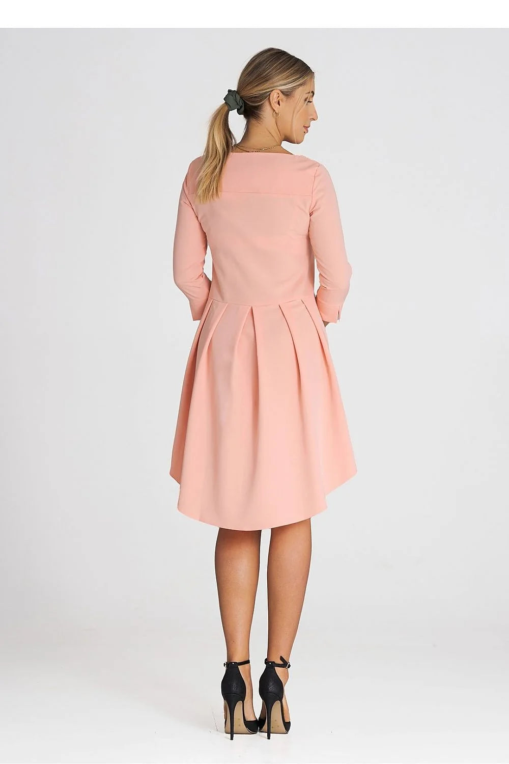 Robe asymétrique moderne en polyester et viscose, manches 3/4, dos plissé, style épuré pour femme
