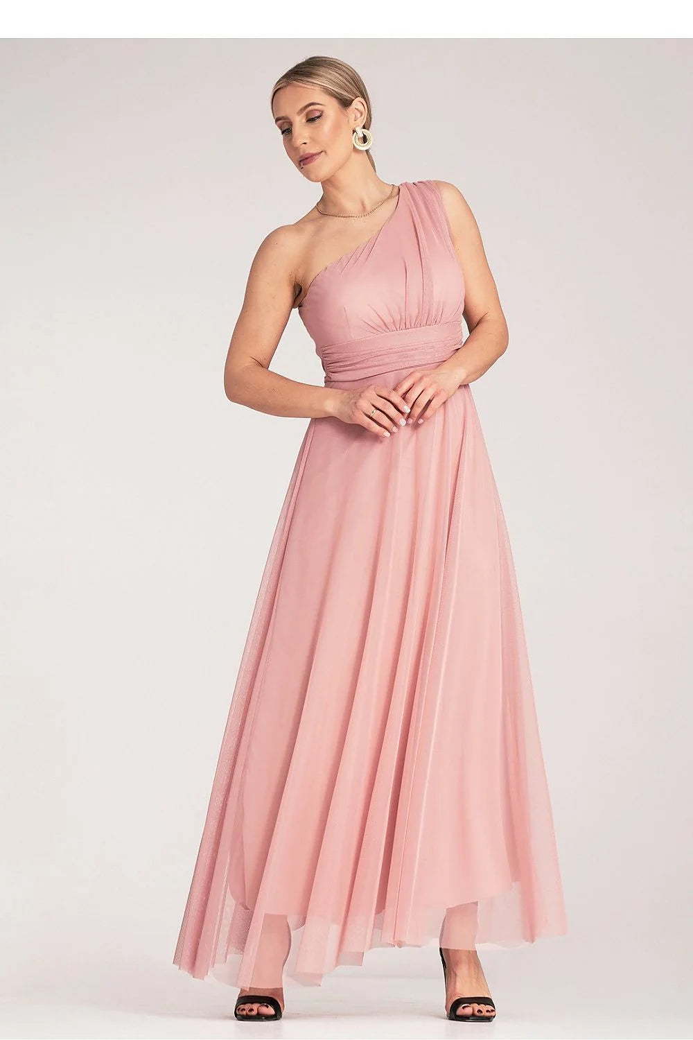 Robe de soirée asymétrique élégante longue épaule nue tissu léger rose pâle femme occasion formelle gala mariage
