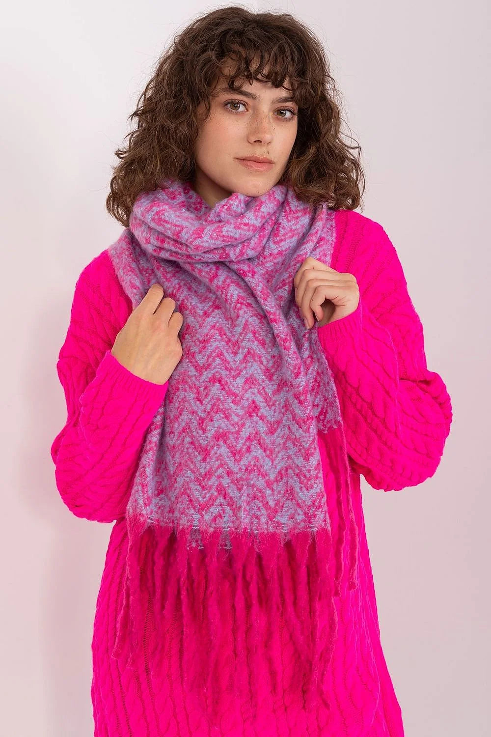 Châle long motif géométrique femmes, automne-hiver, écharpe douce en tricot, rose, gris, franges, style moderne, confortable