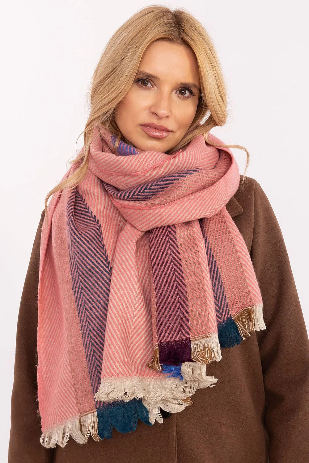 Écharpe hiver élégante longue motif rayures femmes couleurs variées franges douces matériau haute qualité
