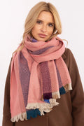 Écharpe hiver élégante longue motif rayures femmes couleurs variées franges douces matériau haute qualité