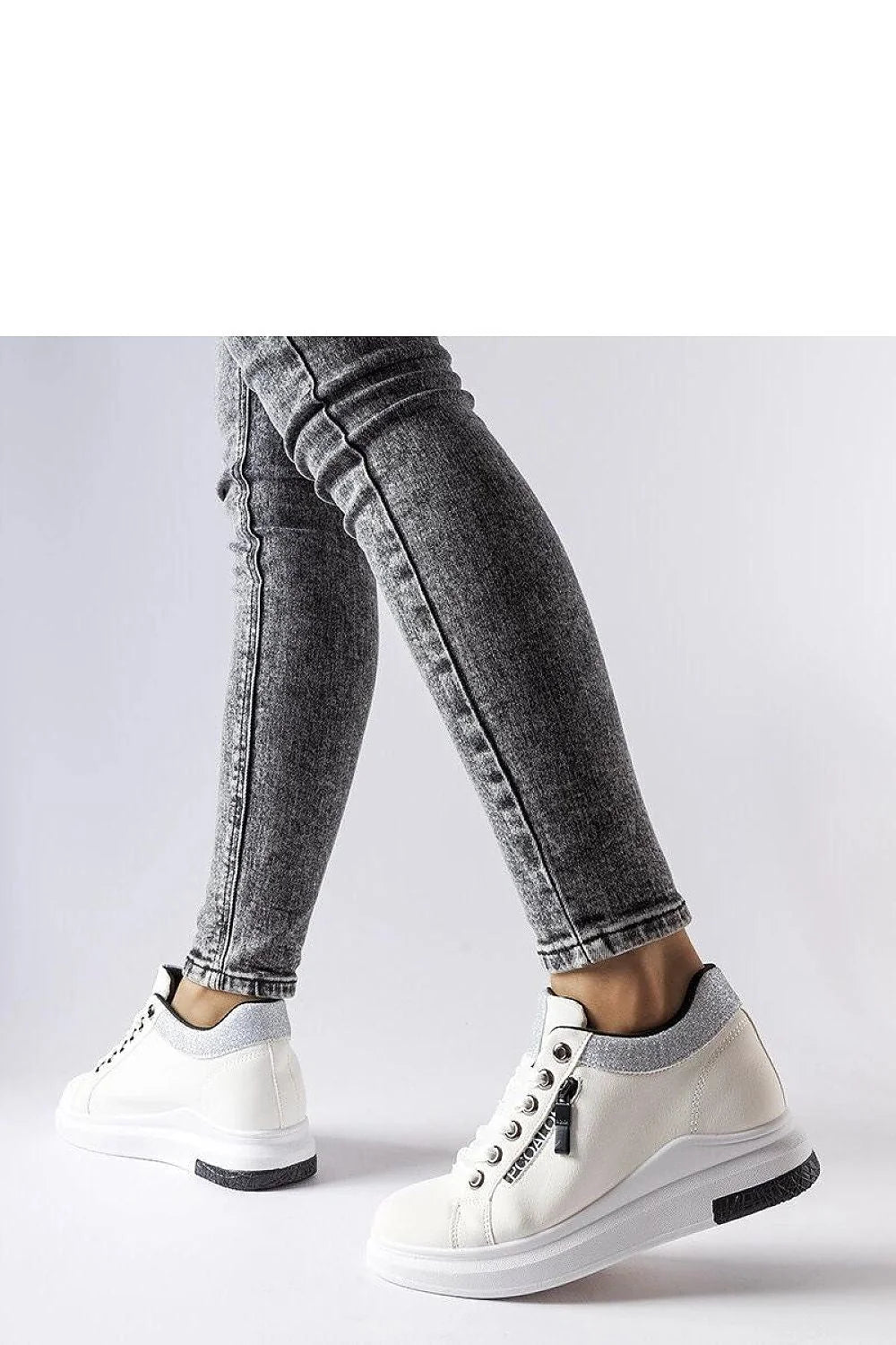 Sneakers compensées pour femmes style moderne blanches été confortables matériau écologique cuir synthétique lacets métalliques détails élégants polyvalentes occasion quotidienne