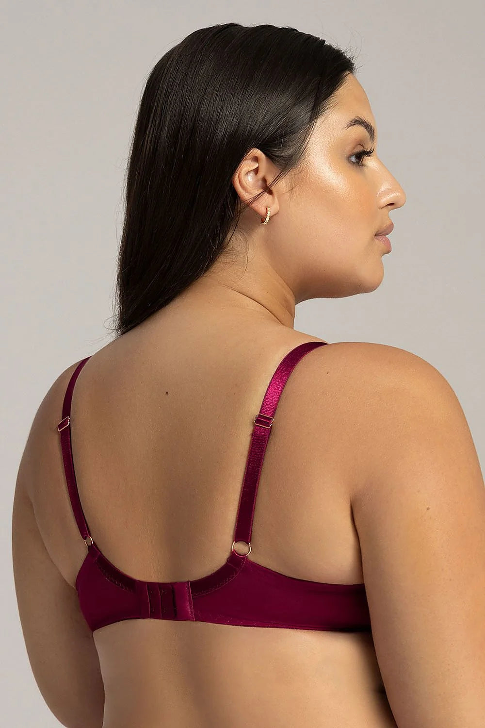 Soutien-gorge élégant semi-rembourré Ava couleur bordeaux microfibre dentelle femmes poitrine pleine ajustement parfait maintien optimal