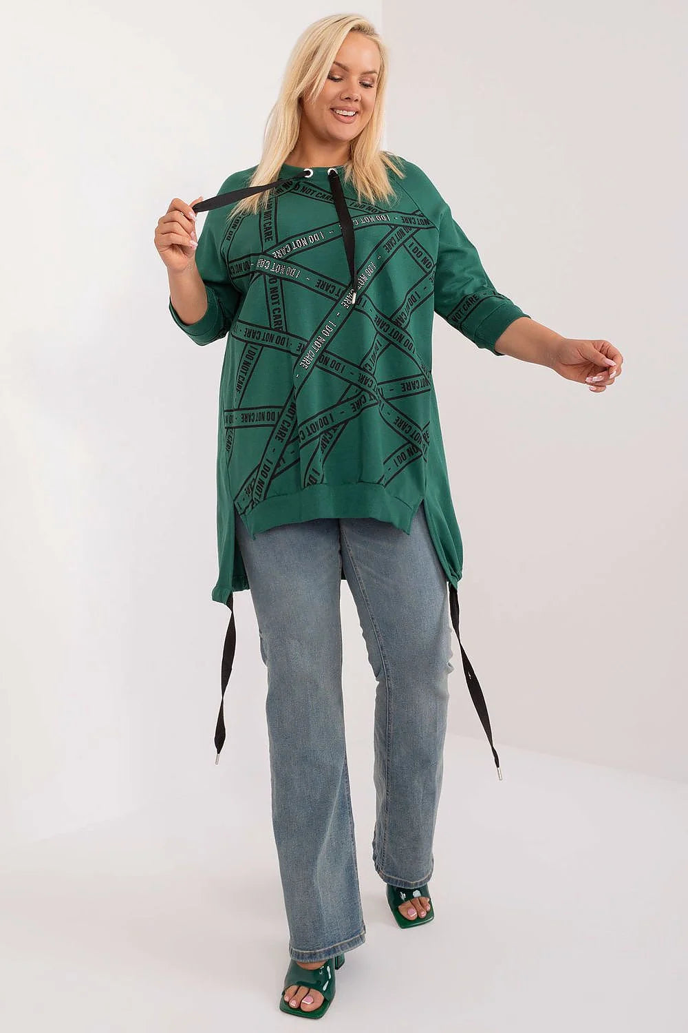 tunique oversize grande taille Relevance asymétrique coupe allongée manches trois quarts encolure ronde strass vert émeraude capuche streetwear