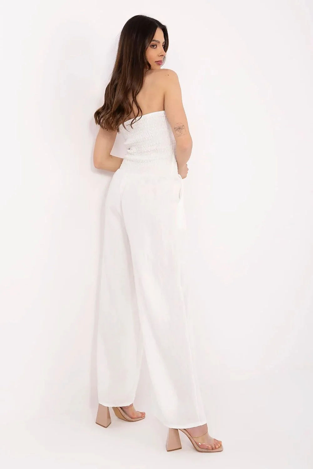 combishort blanc bustier smocké sans bretelles taille haute jambes palazzo viscose légère effet lin poches latérales ourlet large maintien élastique