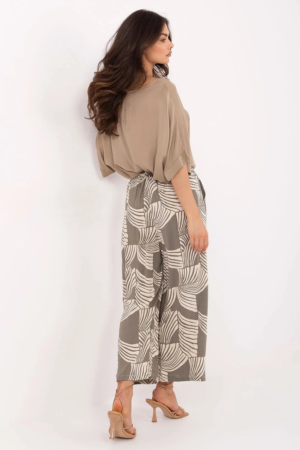 Tenue femme deux pièces blouse palazzo pantalon sublevel femmes style casual élégant print graphique beige olive