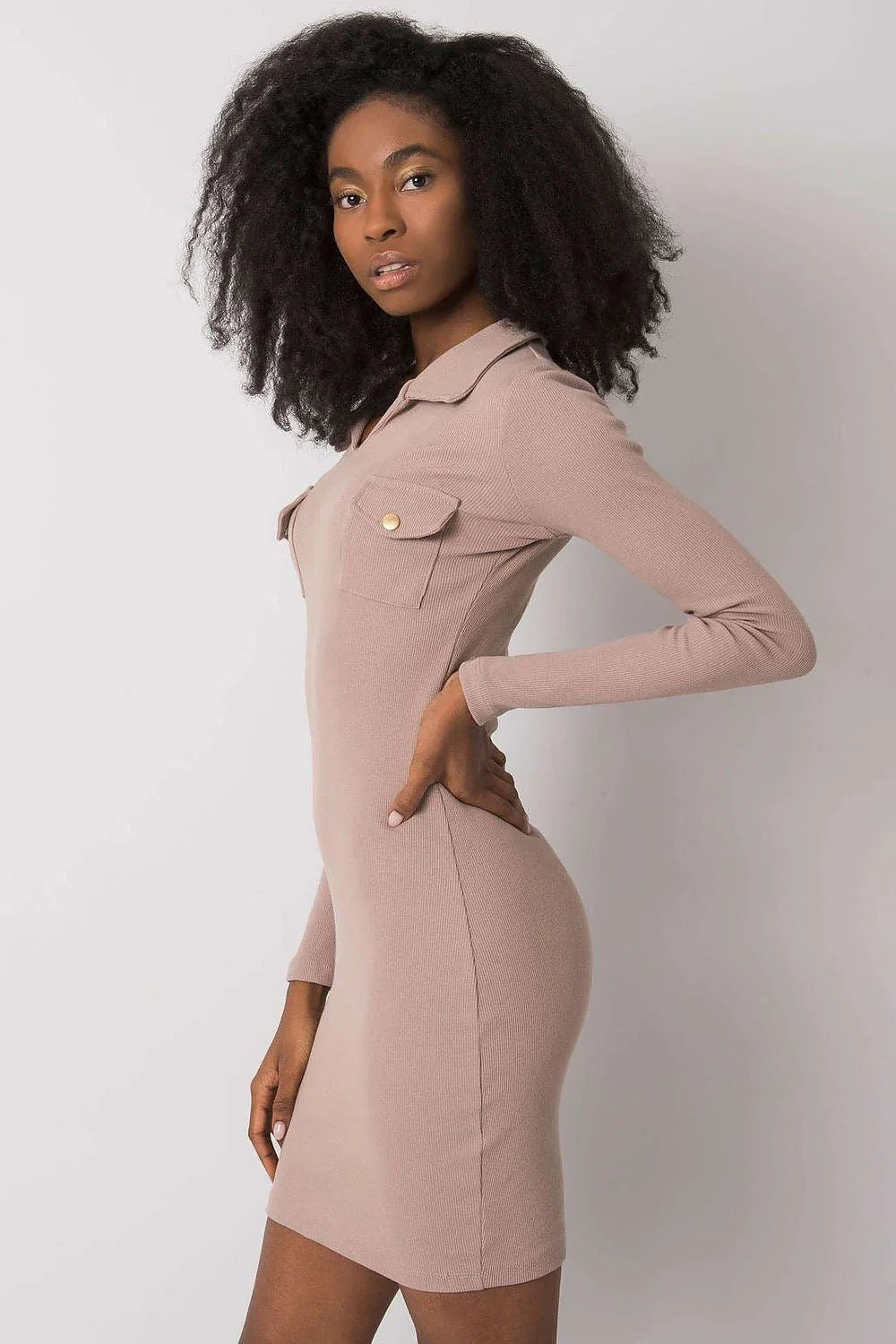 Robe de jour Rue Paris coupe crayon tissu côtelé manches longues col V couleur marron foncé ajustée pour femme