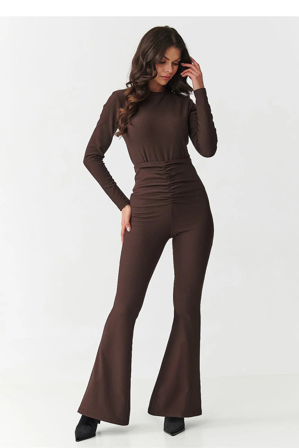 ensemble femme côtelé ajusté manches longues col montant fermeture éclair arrière pantalon taille haute flare jambes évasées sculptant confortable bourgogne