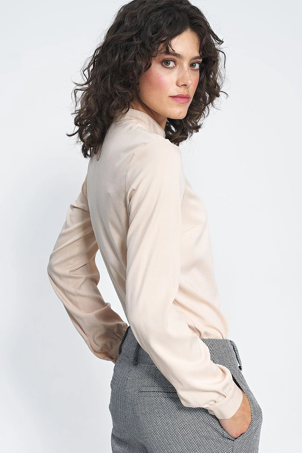 Chemise manche longue Nife classique élégante coupe droite col officier beige clair 100% viscose femmes polyvalente