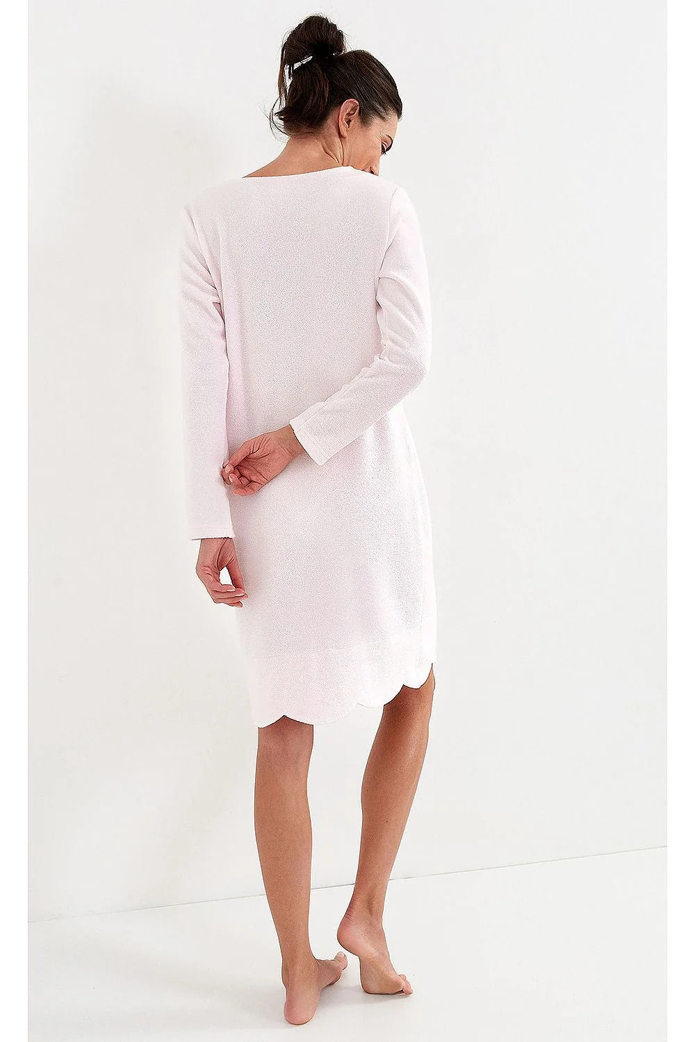 Chemise de nuit Cana en thermofleece doux et chaud, rose pâle, manches longues, encolure ronde, taille confortable, femme
