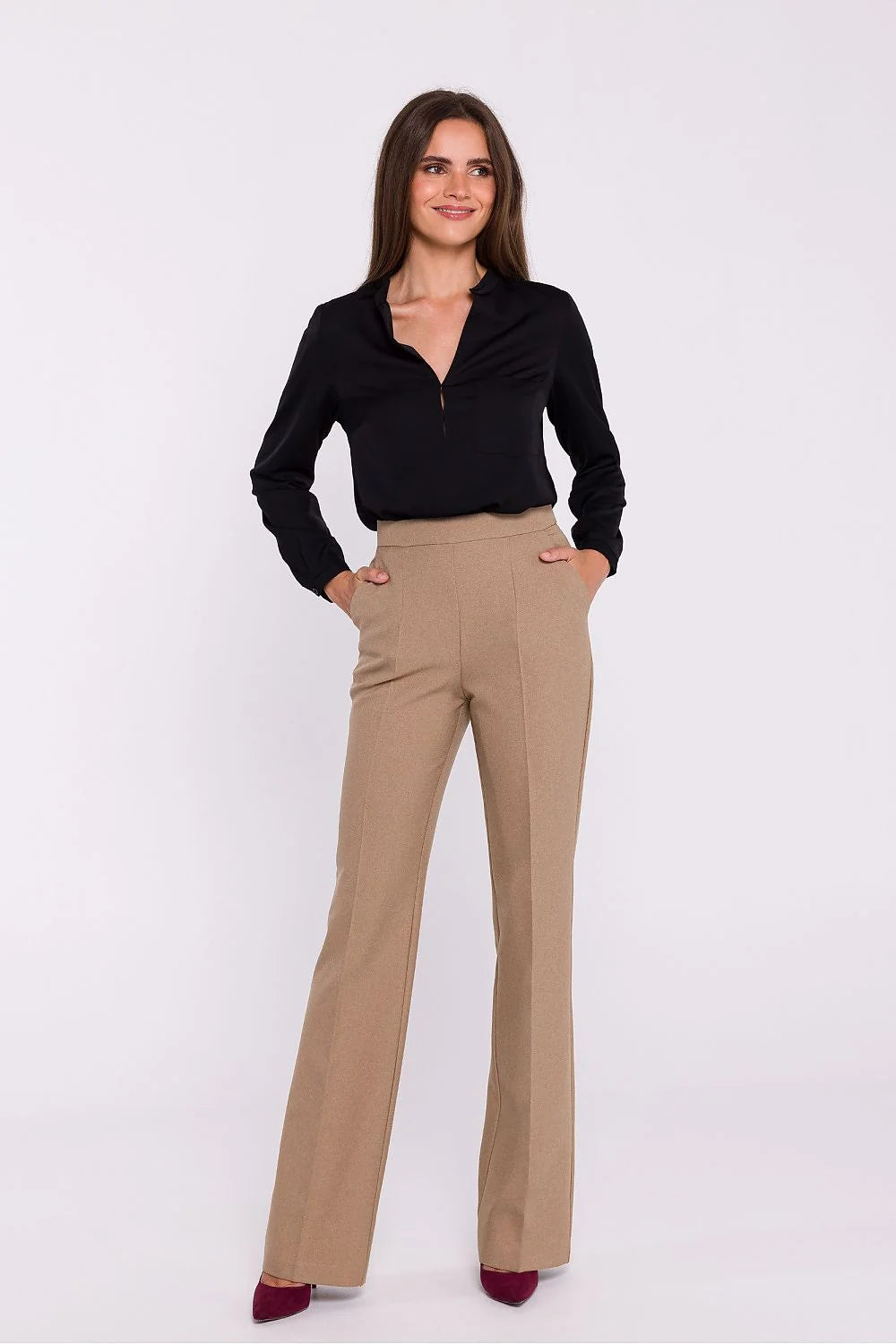 Pantalon femme Stylove en tissu mélange laine, coupe évasée, taille haute, couleur beige clair, style élégant et professionnel