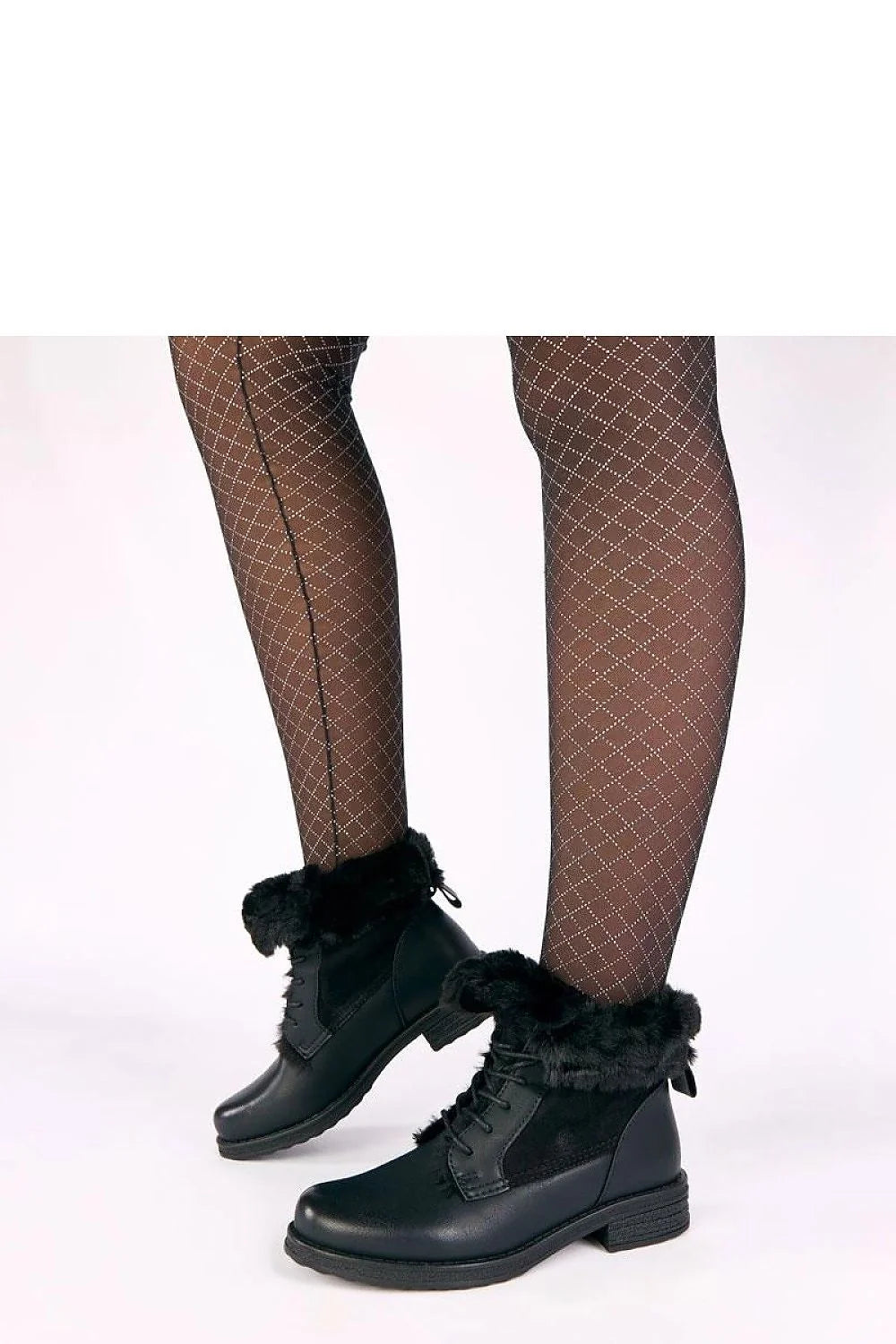 bottines femme cheville cuir synthétique noir revers fausse fourrure laçage avant bout rond talon bloc trois centimètres semelle crantée