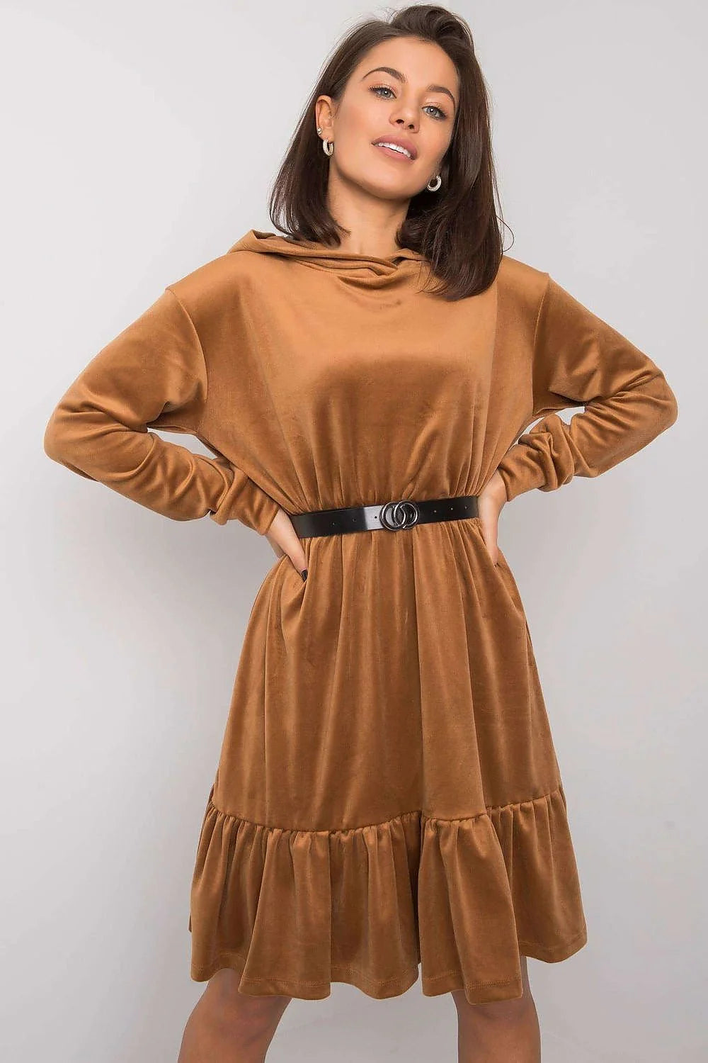 Robe velours marron élégante à col roulé manches longues avec ceinture boucle automne femme