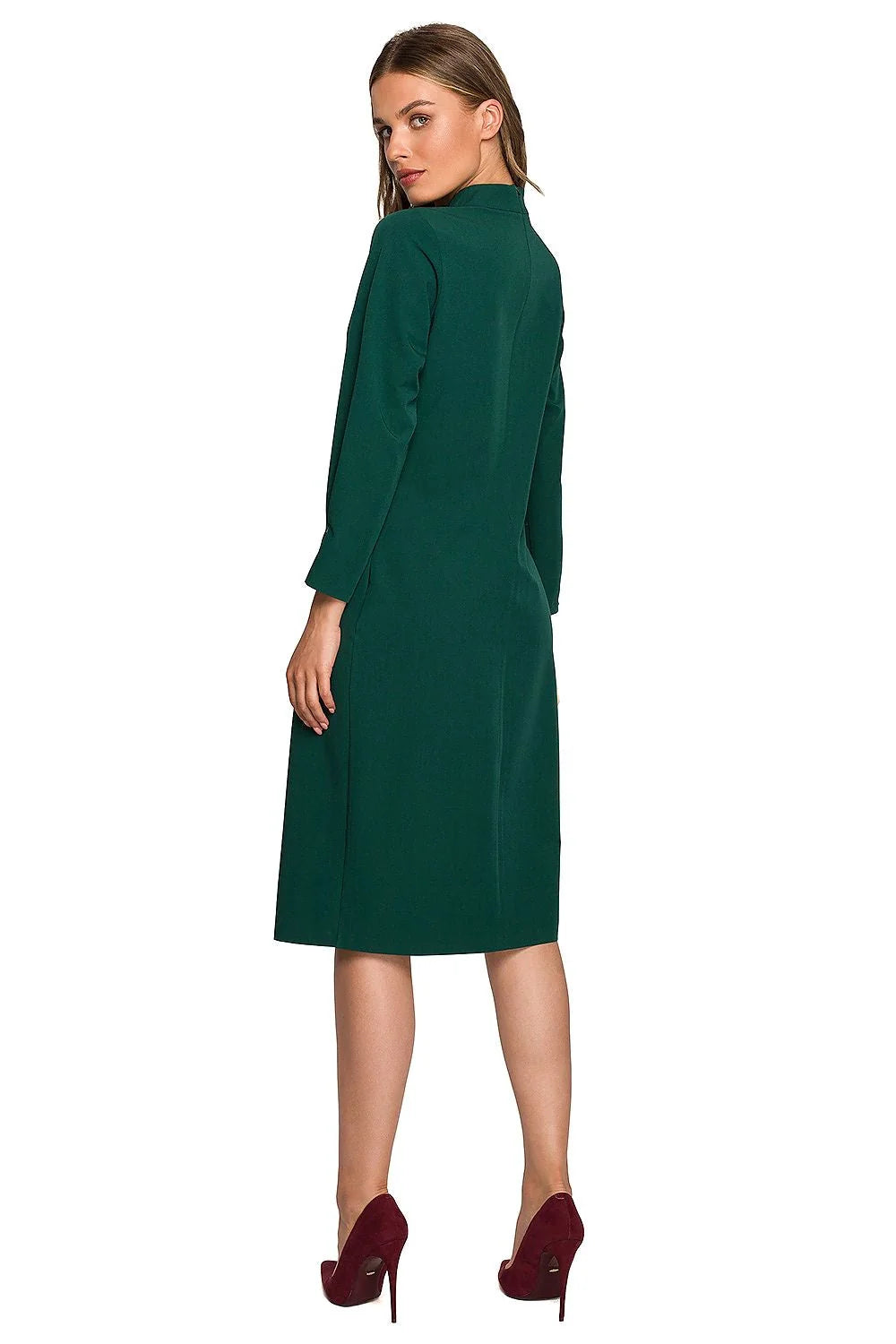 Robe de jour élégante en vert émeraude manches longues col montant plis devant coupe midi femme