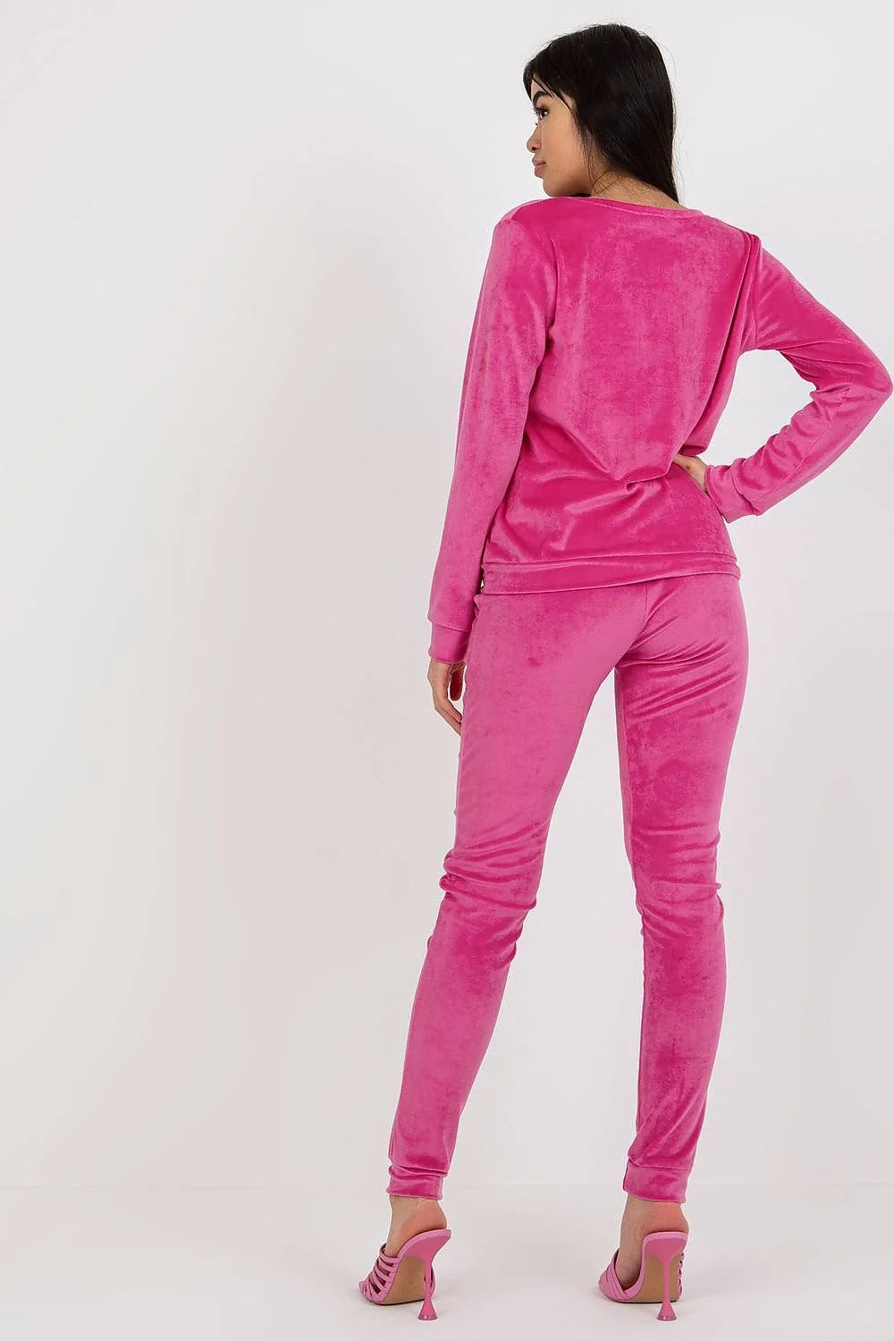 ensemble femme moderne velours oversize blouse pantalon manches longues coupe ample jogger fuselé taille élastique bas resserré beige