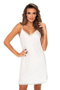 Chemise de nuit élégante en satin blanc, bretelles fines ajustables, encolure en V dentelle, coupe A, doux et confortable, taille ajustable pour femmes