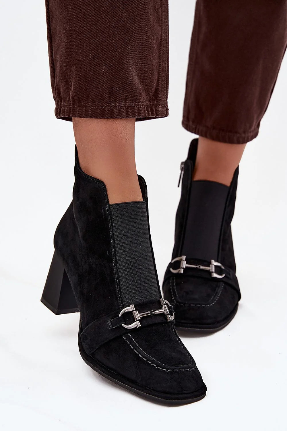 Artiker bottines femme daim suédé noir mocassin bout arrondi mors argenté surpiqûres talon carré mi haut doublure fourrure fermeture éclair
