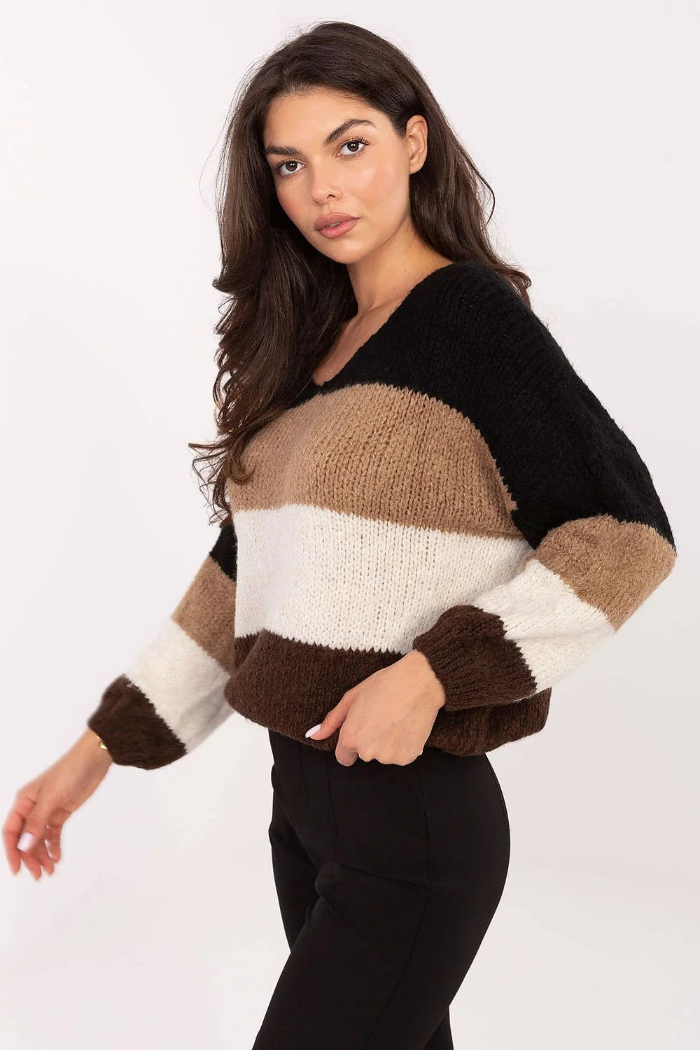 pull femme oversize rayures colorblock grosses maille moelleuse duveteuse boxy court encolure V manches ballon poignets côtelés confort chaud polyvalent