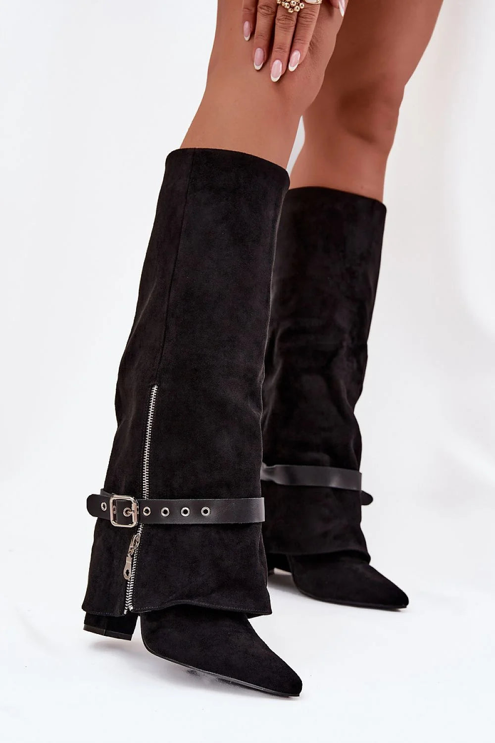 Bottes cuissardes suédine noire écologique moderne talon carré 10cm confort silhouette ajustée femme tendance