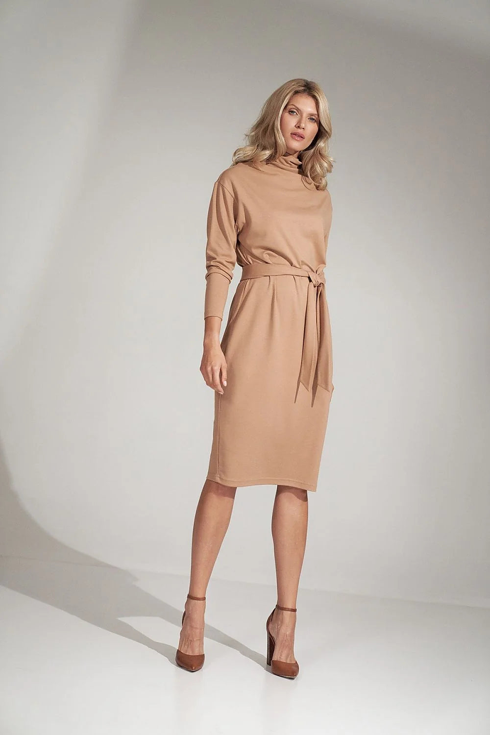 Robe midi femme Figl beige clair col montant manches longues élégante intemporelle chic et confortable