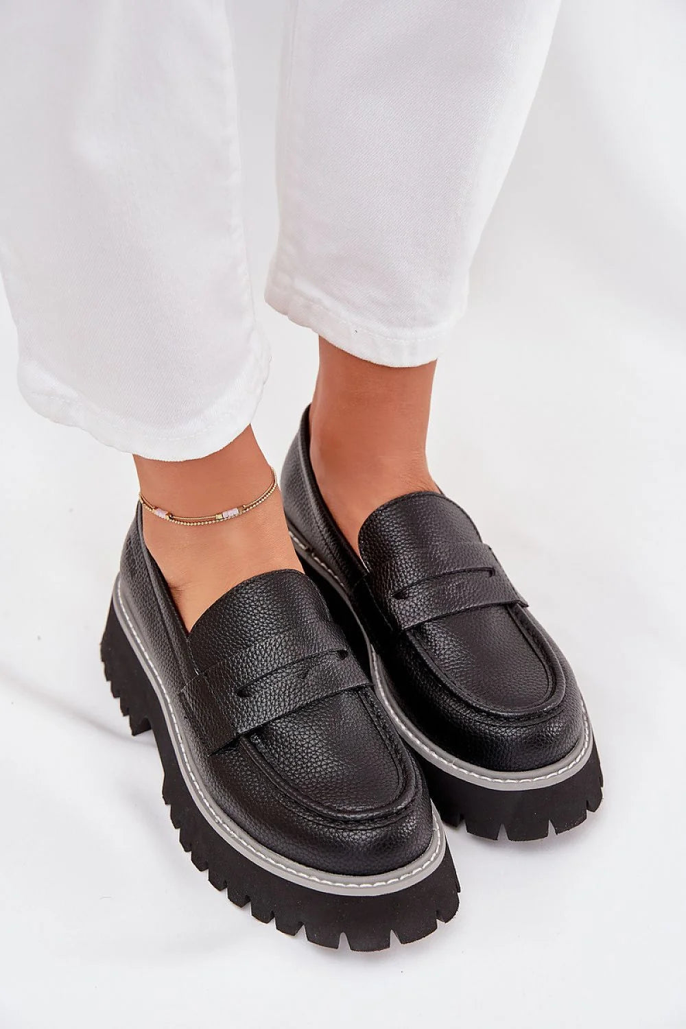 mocassins femme BigStar noir cuir grainé arrondi empeigne décorative chic plateforme crantée semelle épaisse antidérapante confortable