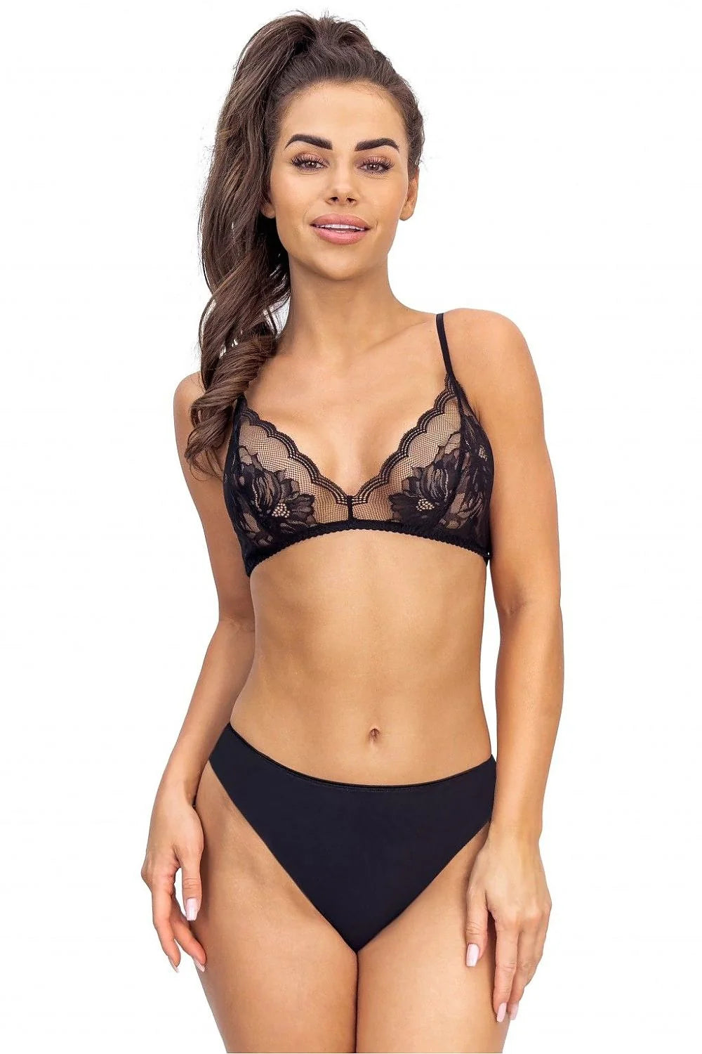 bralette triangle dentelle délicate transparente florale festonnée sans armatures maintien léger bretelles réglables sous poitrine culotte assortie échancrée